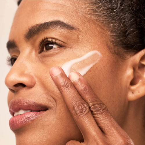 GenOptics Ultraura Essence is SK II's best-selling brightening serum to visibly reduce dullness and target sun spots slide2